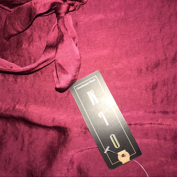 OLM | NWT Ruffled Sleeve Detail Cranberry Color M - Picture 2 of 3